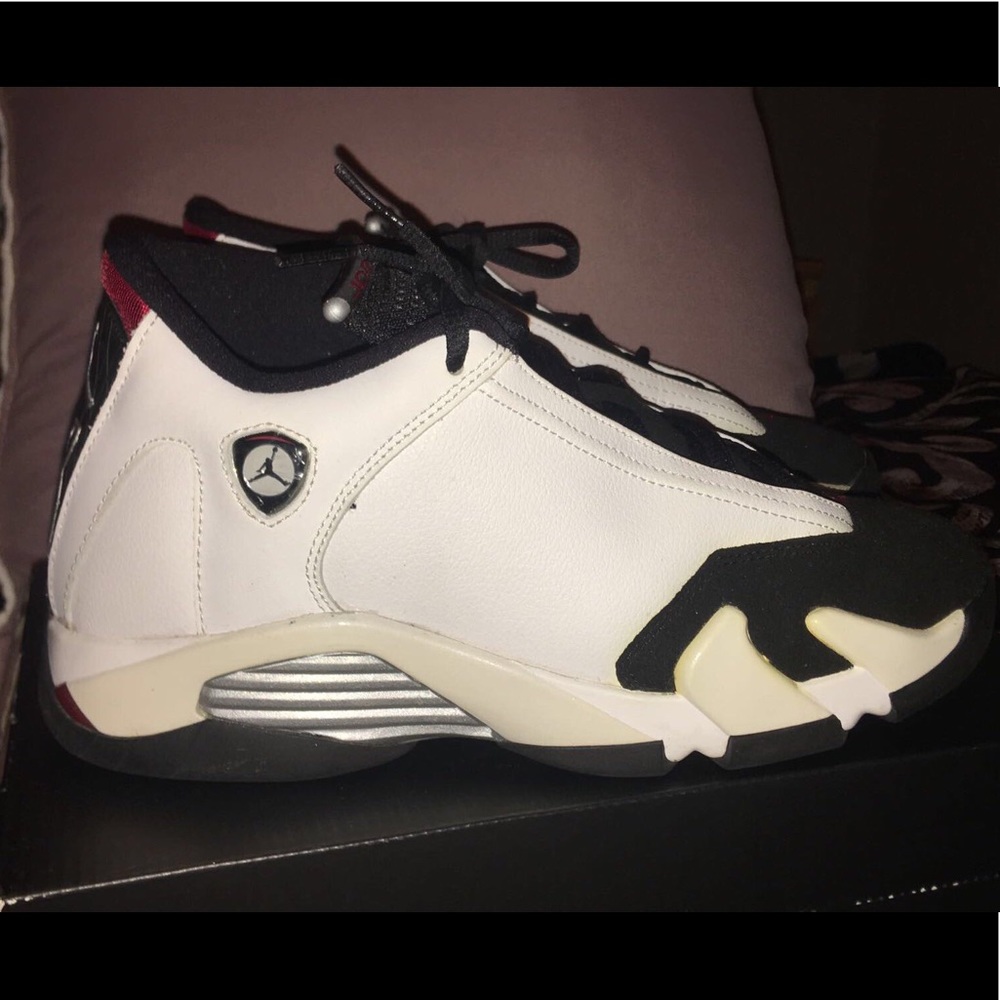 Air Jordan 14 retro (black toe)